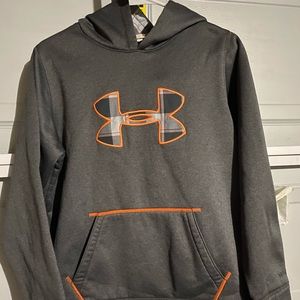 Under armor hooded sweatshirt.     Like new